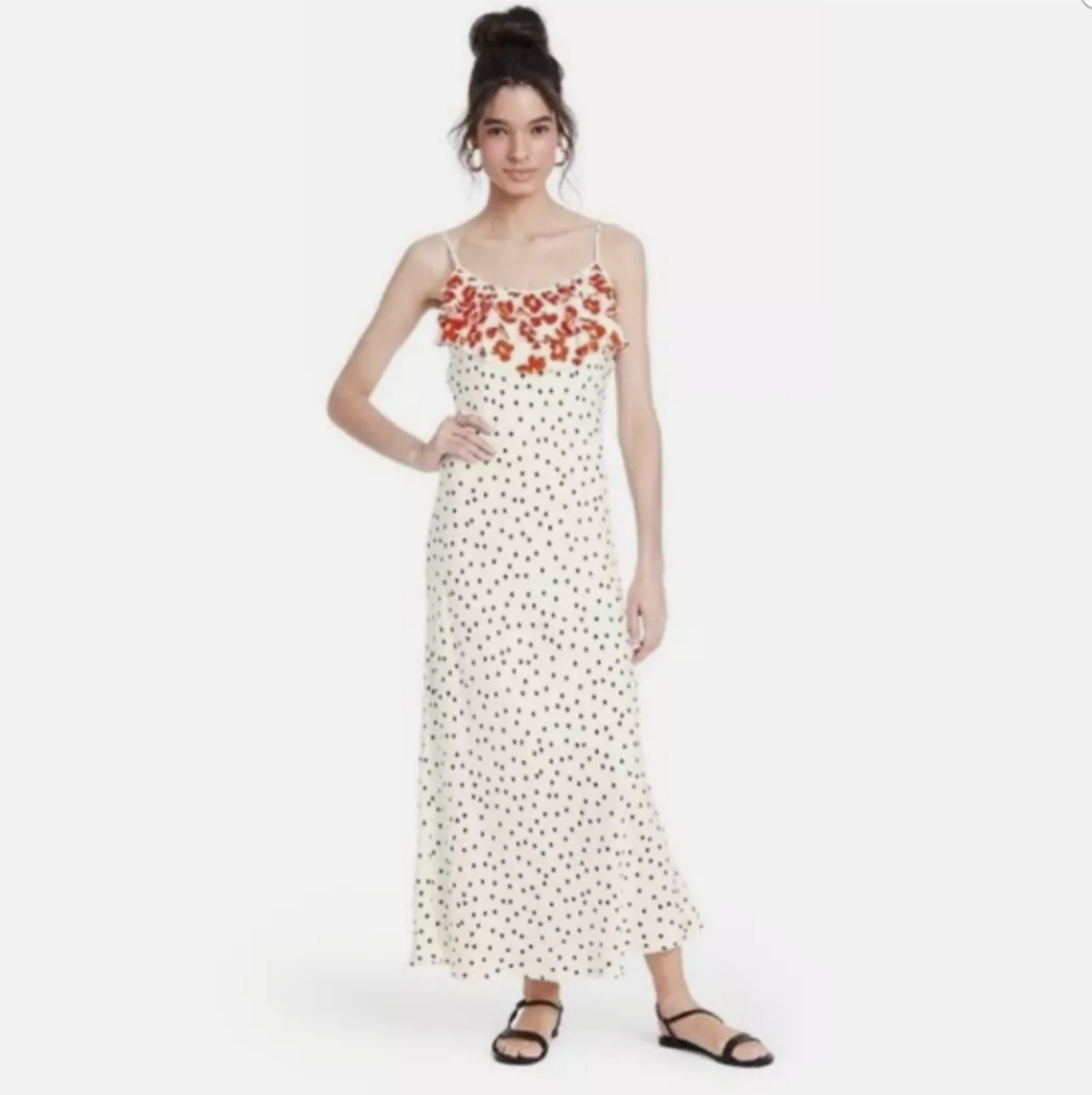 Polka dot sleeveless ruffled dress